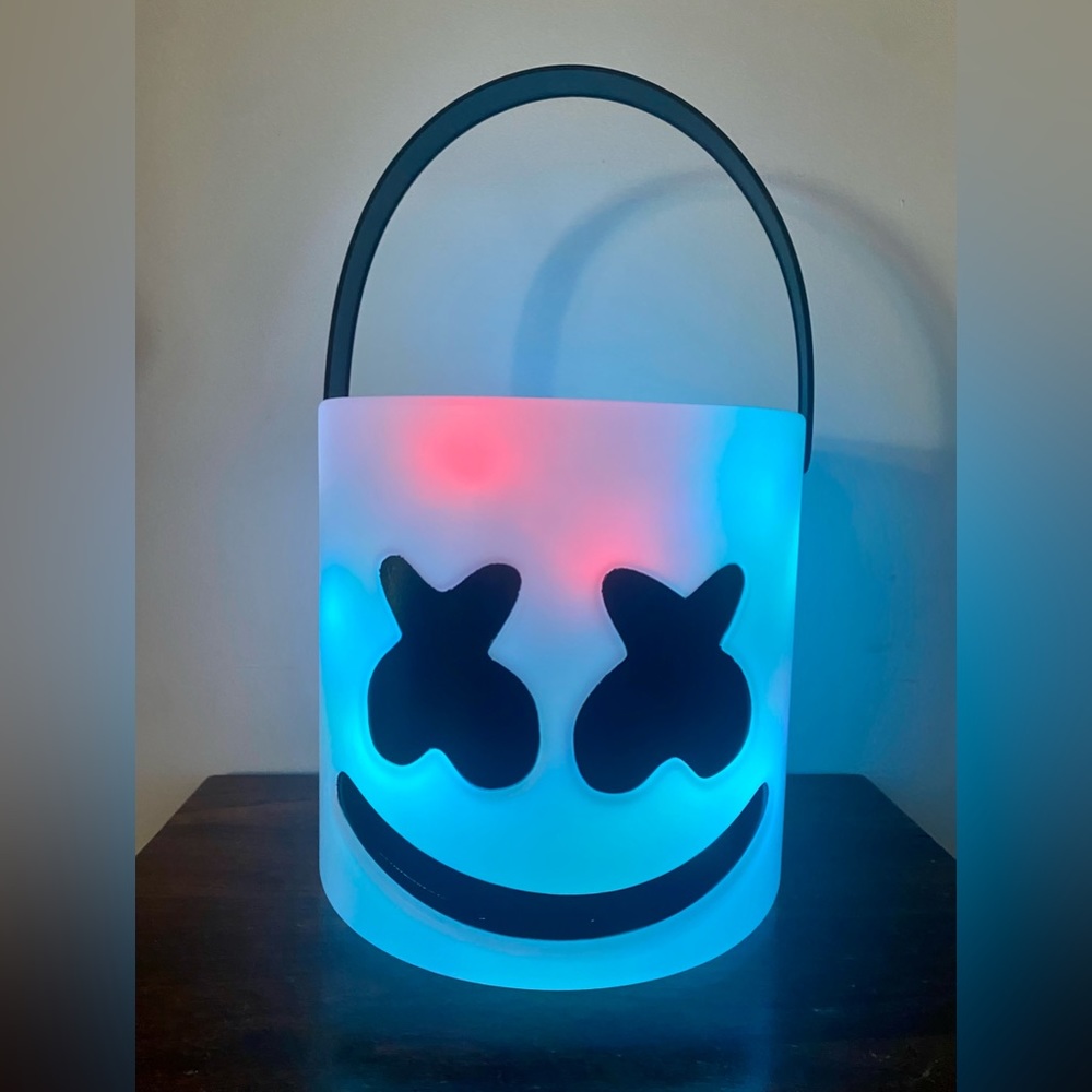 Marshmallow, light up Halloween trick or treat bucket